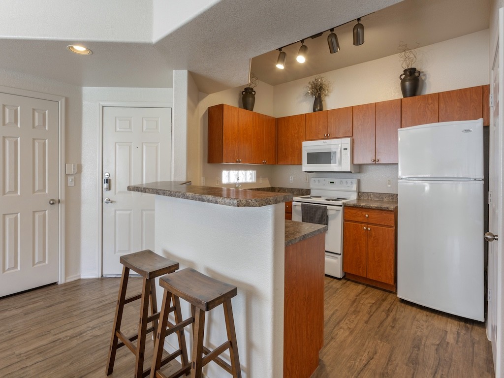 Canyon Ridge Apartments photo 4